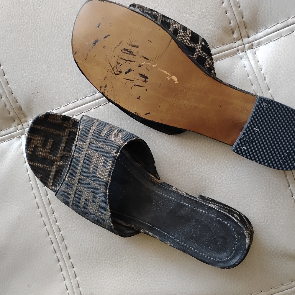 Fendi Monogram Slide Sandals in Black and Brown - Picture 2 of 2